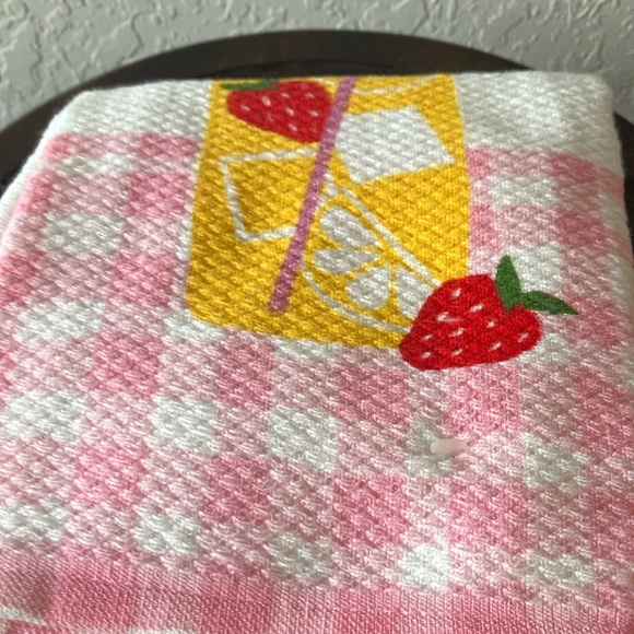 Kate Spade: Strawberry Lemonade Kitchen Towel- 100% cotton- set of 2 - Picture 11 of 12